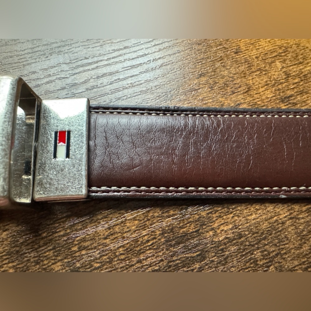 Tommy Hilfiger Genuine Leather Black Brown Reversible Belt Size 30-32 - Picture 5 of 15
